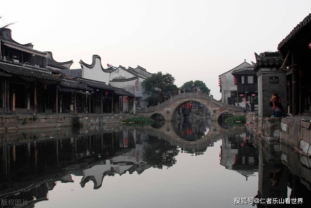 因为前几个月劳动仲裁过公司，公司员工都涨工资了，就不给我涨，请问我不想离职，我怎么样能维权？游戏画面